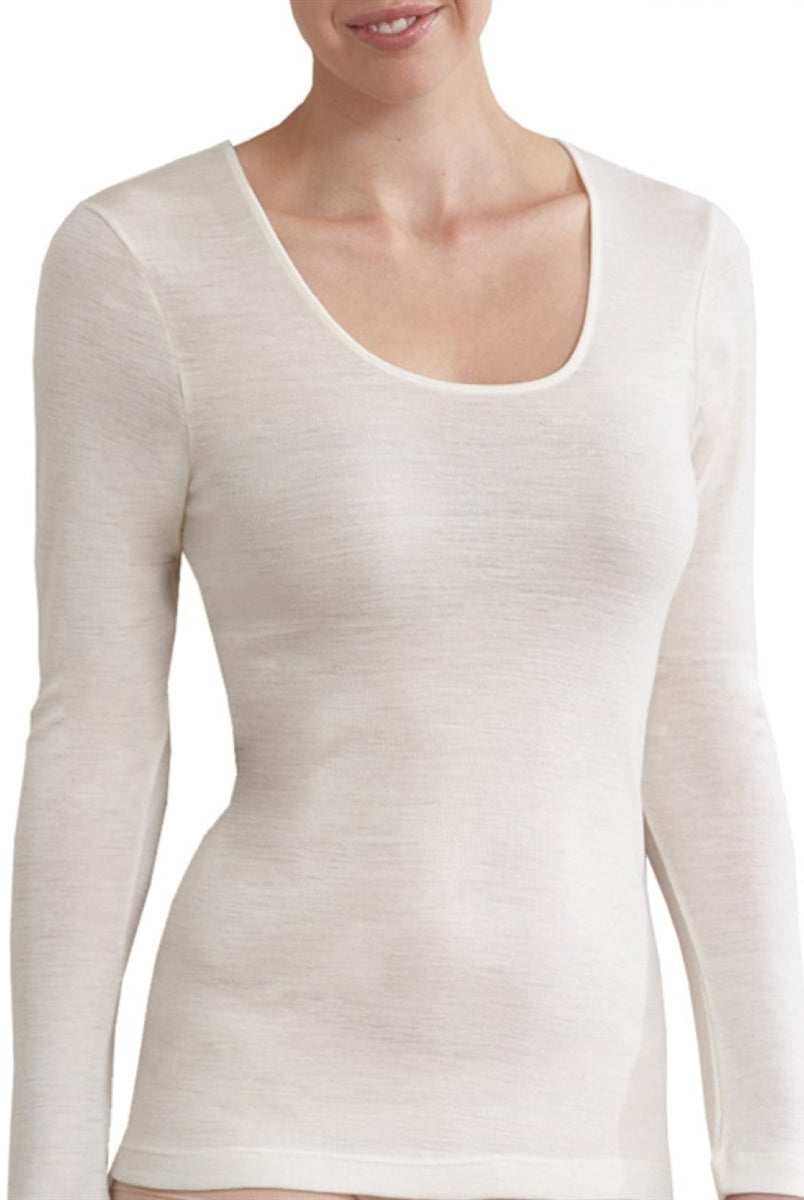 Soft pure Merino wool long sleeve scoop neck top