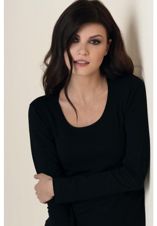 Soft stretch cotton long sleeved scoop neck top