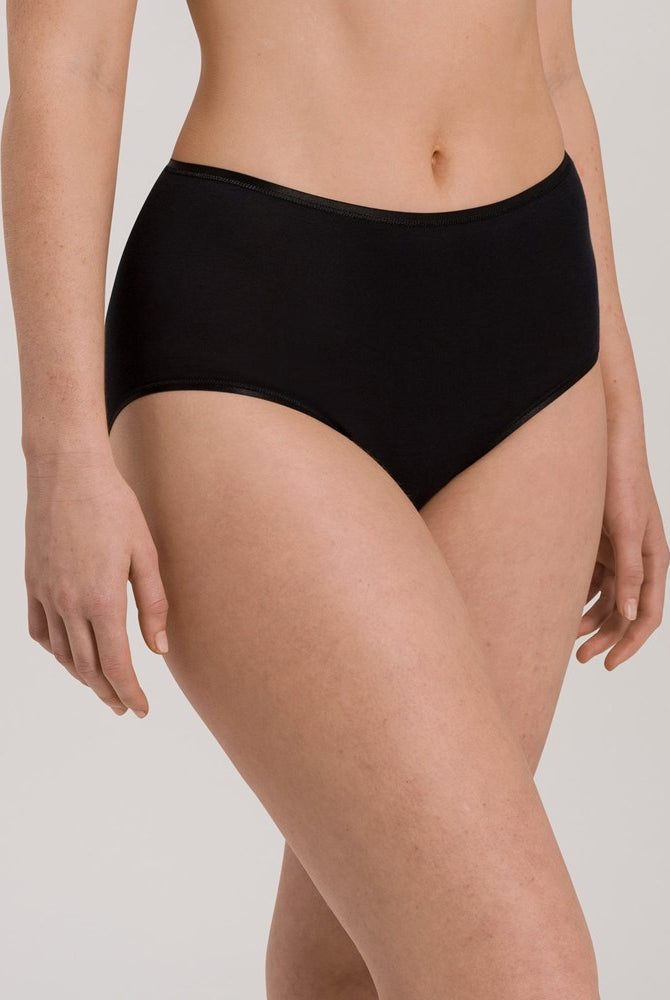 Hanro Cotton Seamless Maxi Briefs - Black - La Donna