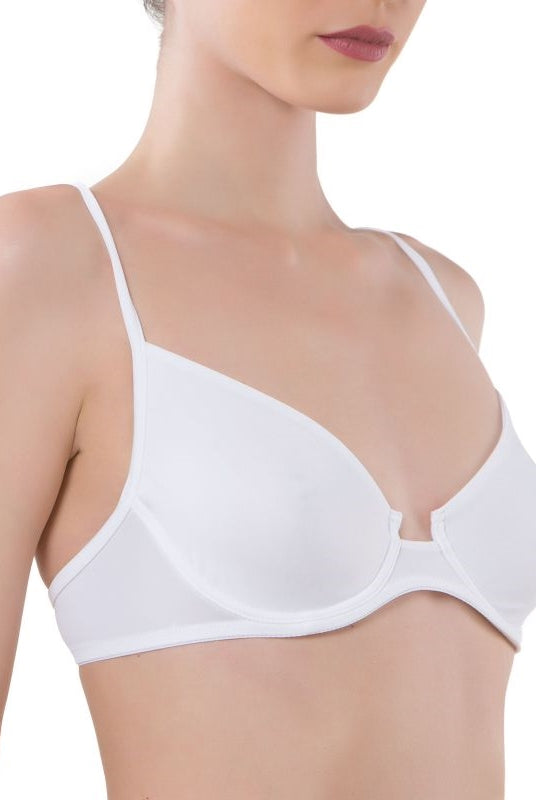 Soft cup bra with underwire and smooth cups providing a natural smooth shape under clothes