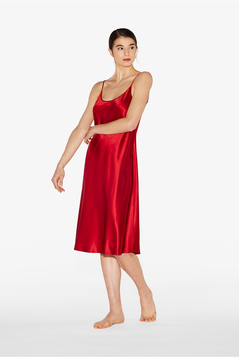 Luxurious designer La Perla silk chemise featuring  a straight, hip-skimming silhouette and a relaxed fit.