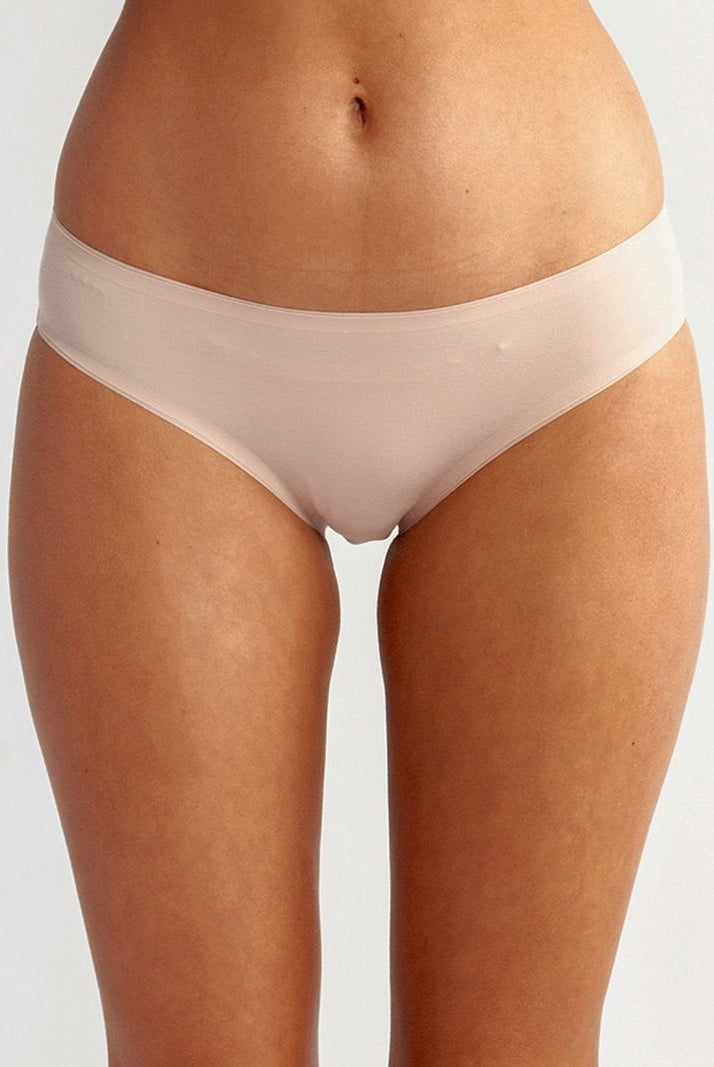 Comfortable, high quality cotton brief. Smooth fit on the body for a no show and seamless finish under clothing.