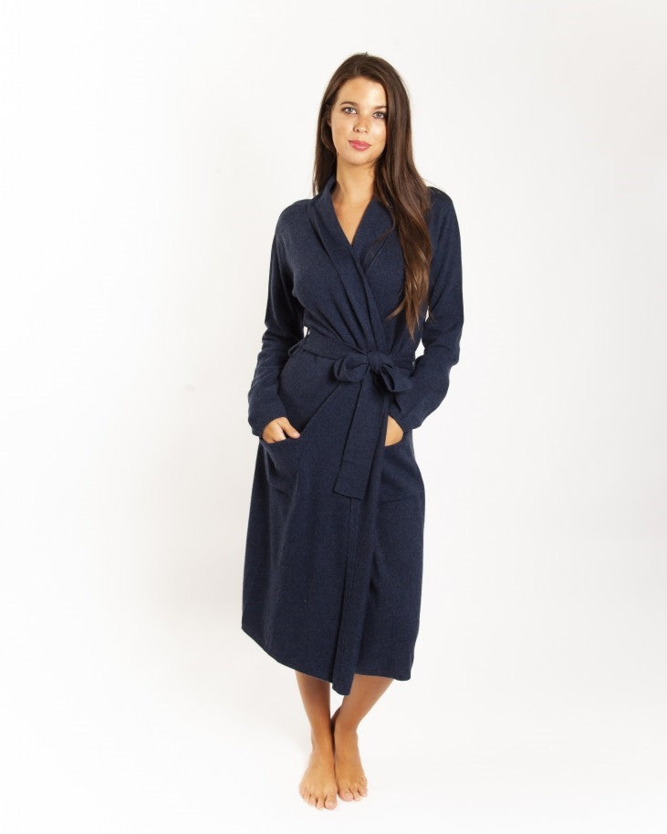 Soft and luxurious cashmere robe with pockets and tie for around the waist
