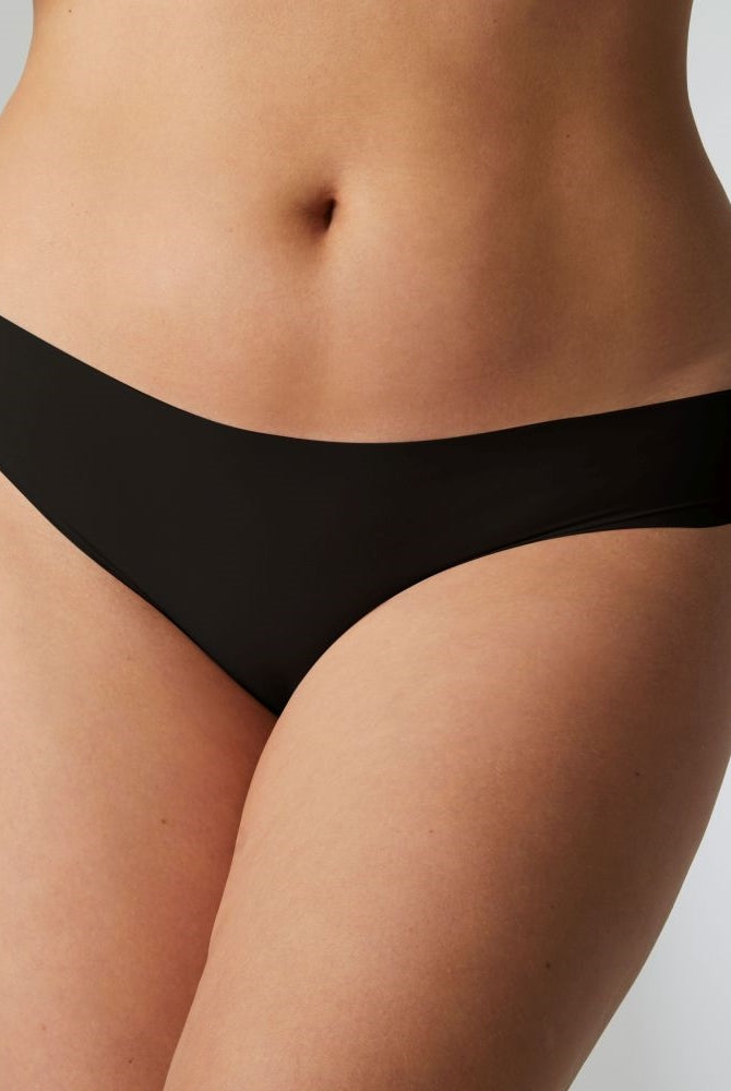 Black everyday brief providing comfort and a smooth and seamless finish.