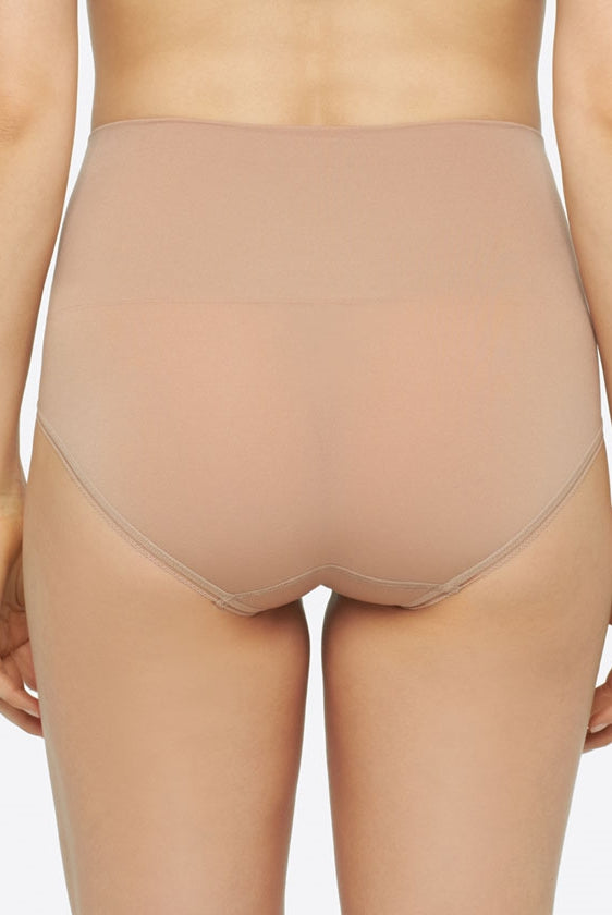 Yummie Ultralight Seamless Shaping Brief - Almond - La Donna