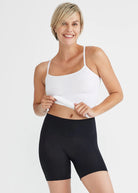 Yummie Ultralight Seamless Shaping Short - Black - La Donna
