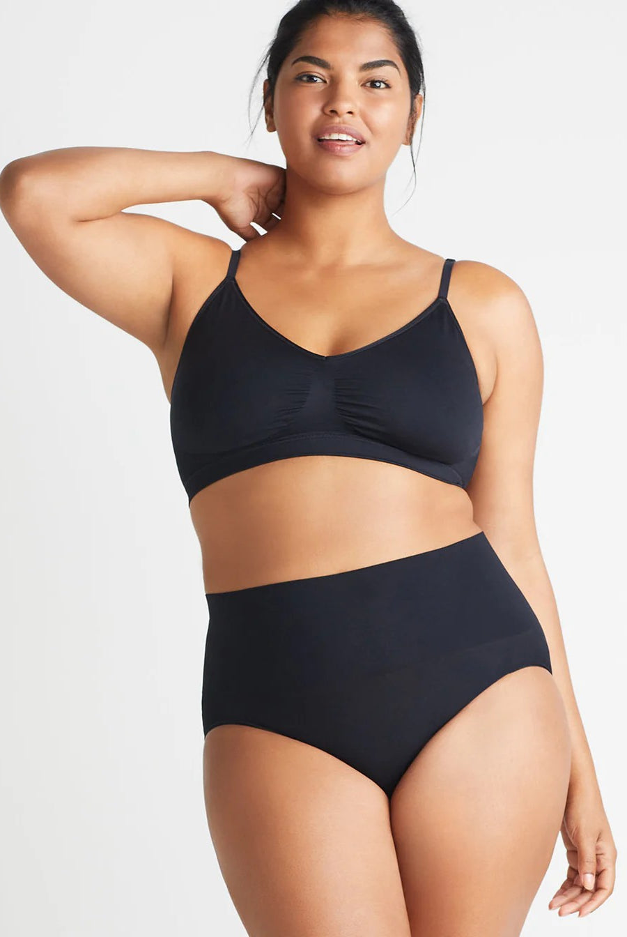 Yummie V-Neck Bralette with Removable Pads - Black - La Donna