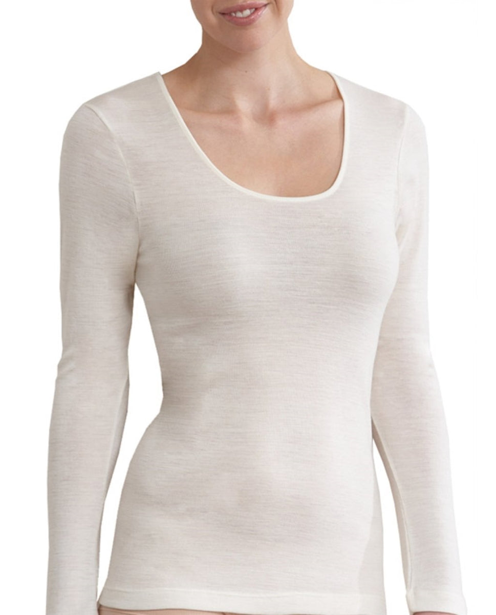 Soft pure Merino wool long sleeve scoop neck top