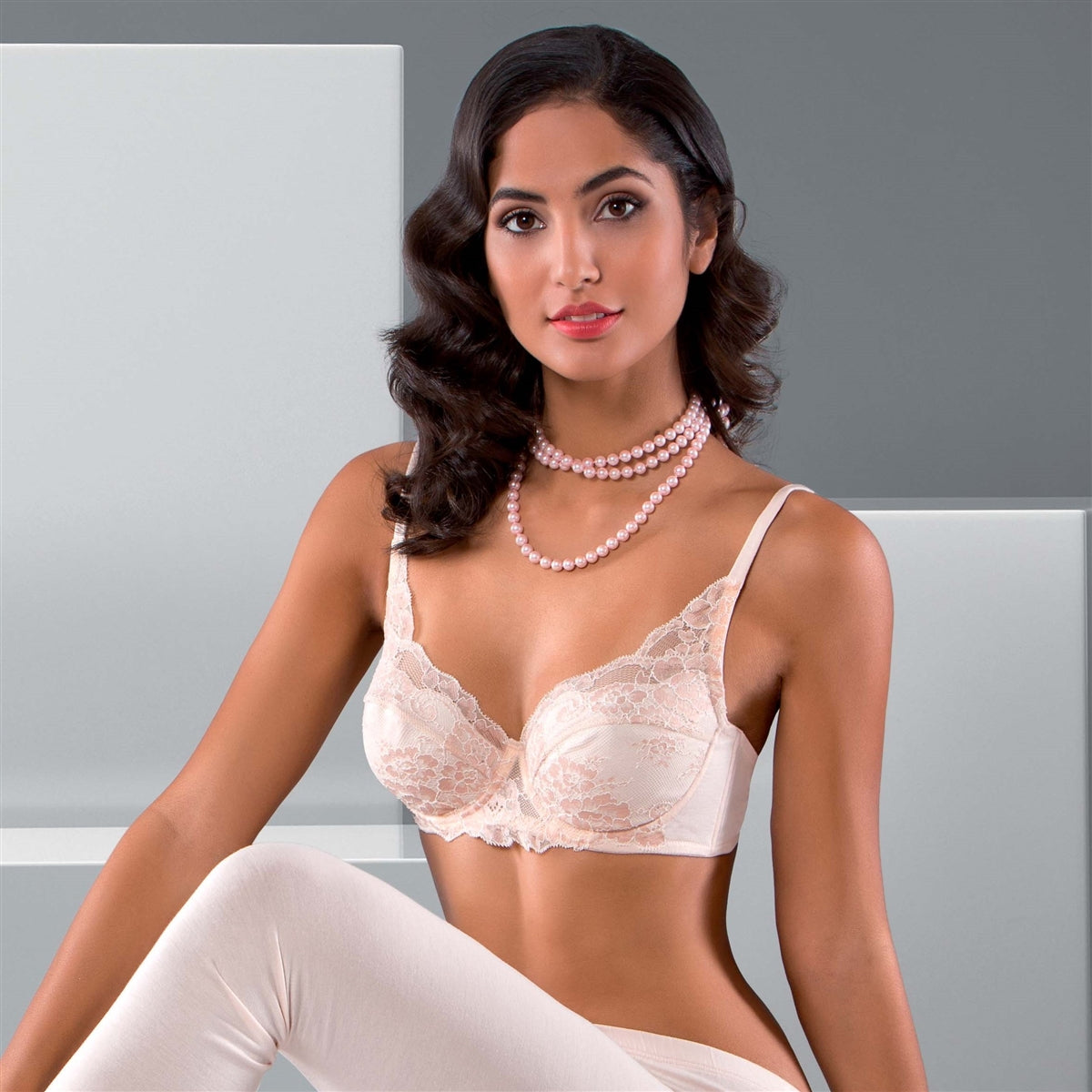 Gorgeous lace full cup bra made from a beautiful viscose and lace with underwire
