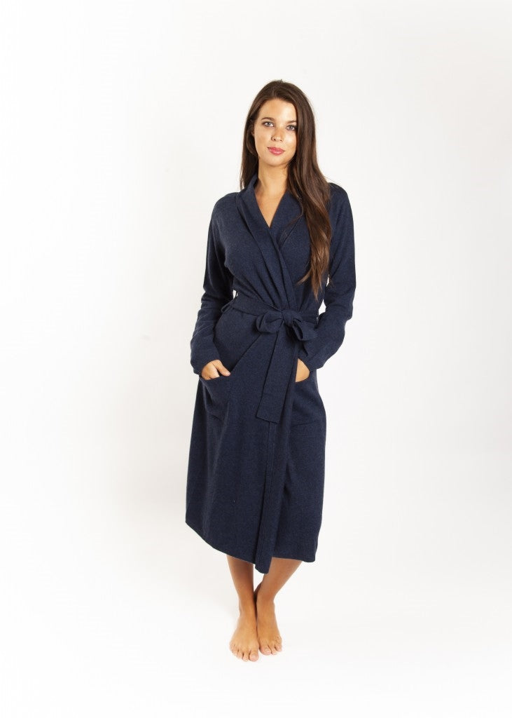 Soft and luxurious cashmere robe with pockets and tie for around the waist