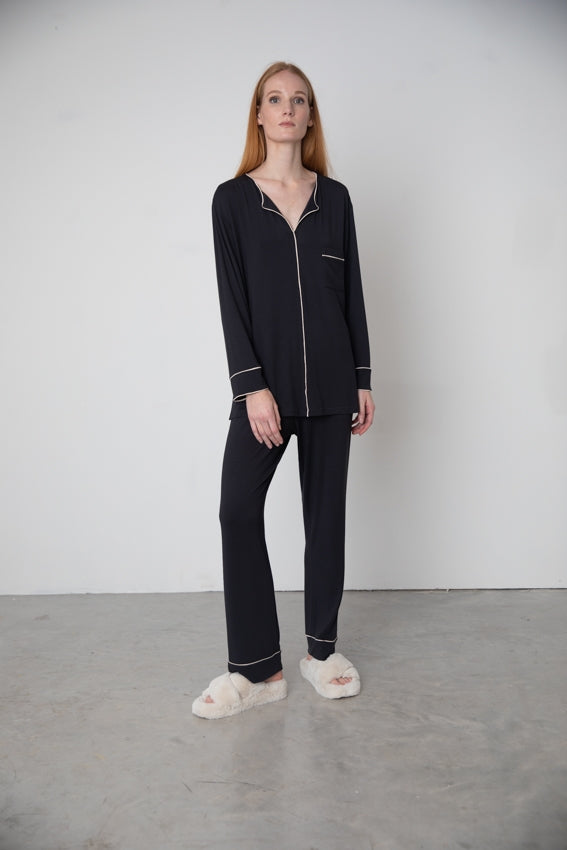 Anthracite PJ set featuring pearl contrast piping detail and button free pyjama top with matching pyjama pants.