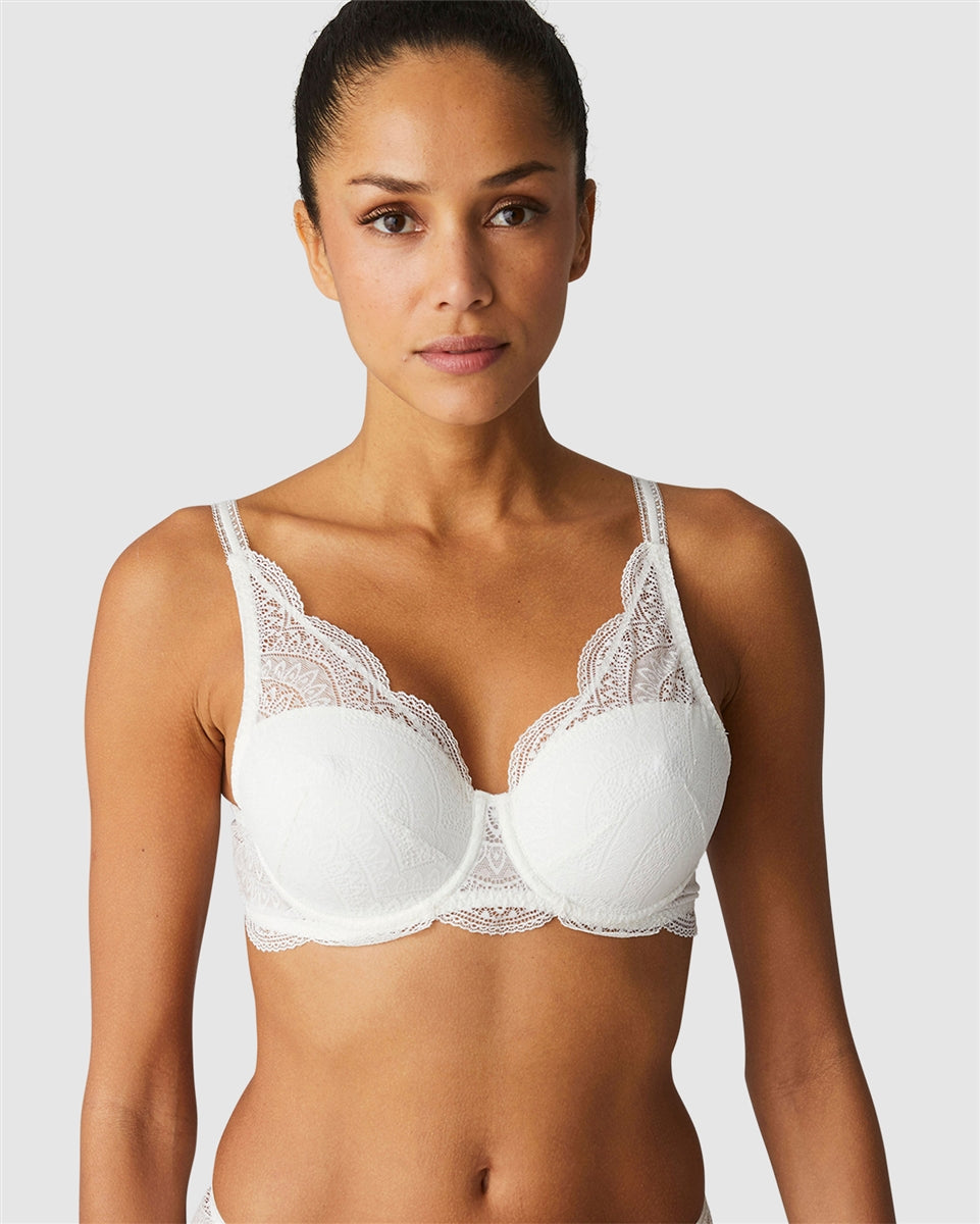 The Ivory Karma Contour bra is the perfect t-shirt bra for everyday wear giving its wearer a romantic femininity