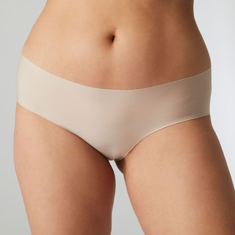 Nude everyday shorty providing comfort and a smooth and seamless finish.
